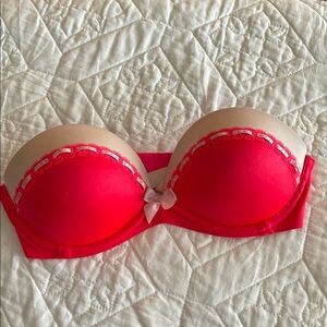 Victoria’s Secret very sexy strapless Bra, size 32B